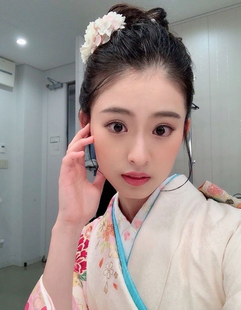 写真は井本彩花の公式Instagramから（※写真は所属事務所より掲載許諾をもらってます）