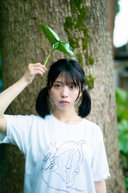 峰島こまき（ナナランド）1st写真集『タイトル未定』（出版社：扶桑社、撮影：細居幸次郎）イメージカット
