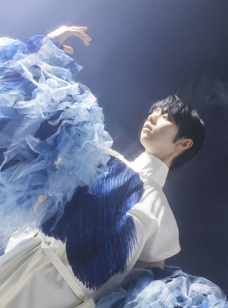 羽生結弦、蜷川実花撮影で氷上とは別の表情！プロ転向後の想いも明らかに