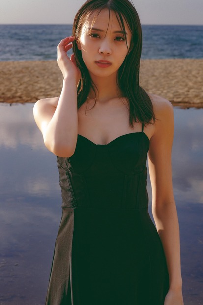 櫻坂46・小林由依 2nd写真集『意外性』 先行カット　（c）講談社