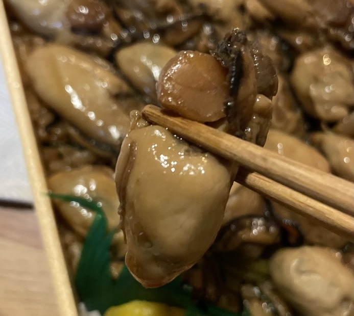 氏家待合所「豪快！盛り盛りかきめし」（撮影：渡邉）