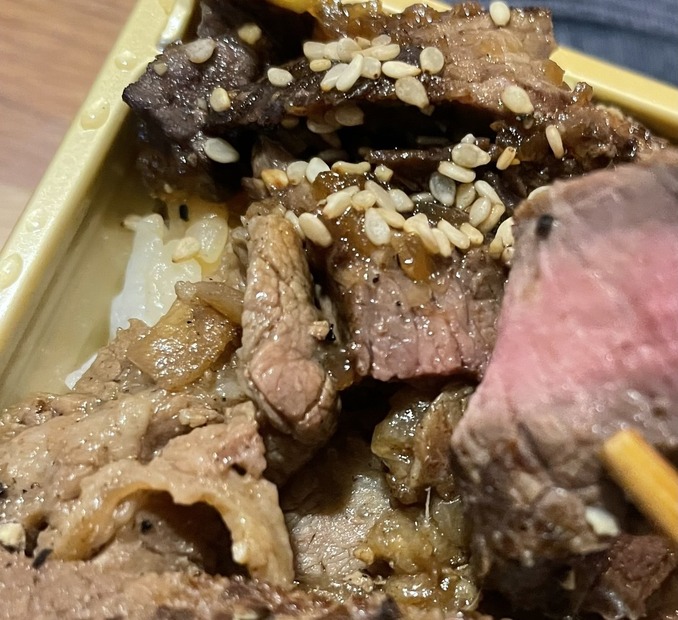 グリルサーカス「黒毛和牛＆十勝牛＆道産ホタテの豪華弁当」（撮影：渡邉）