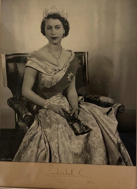 1952年の女王即位時の写真 （c）NHK