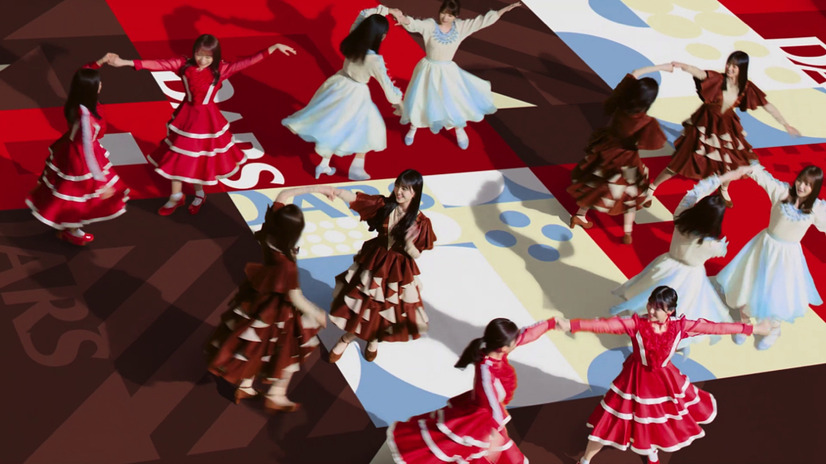 乃木坂46、キュートな投げキッスダンス披露！森永製菓「ダース」新CM