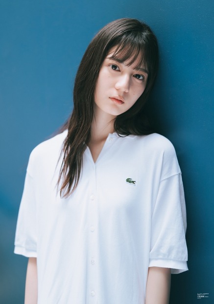 『B.L.T.2022年11月号』【別冊付録両面超ビッグポスター：小坂菜緒（日向坂46）】　（c）東京ニュース通信社
