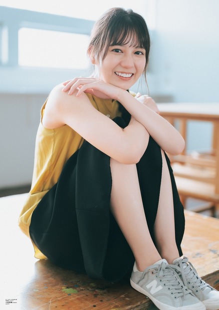 『B.L.T.2022年11月号』【別冊付録両面超ビッグポスター：小坂菜緒（日向坂46）】　（c）東京ニュース通信社
