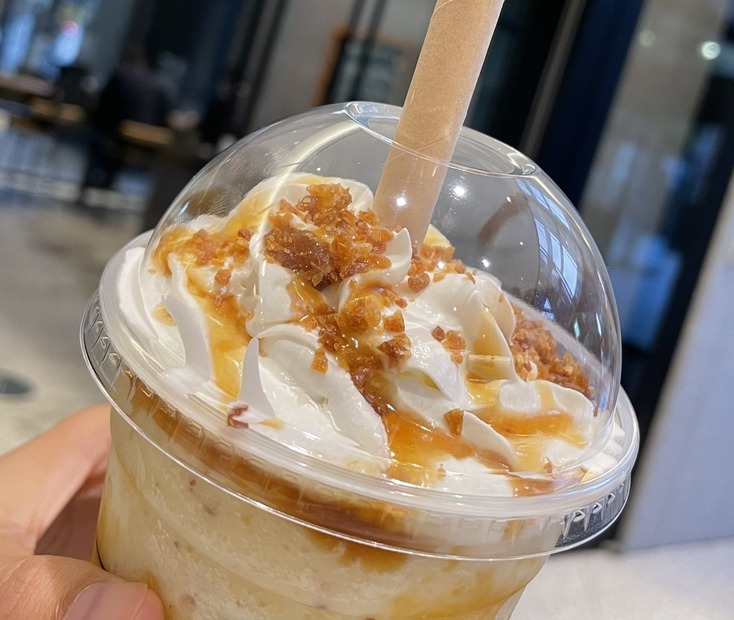 焼き芋ブリュレ フラペチーノ（撮影：渡邉）