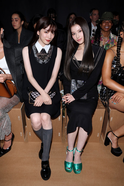 永野芽郁＆TWICE・サナ(Photo by Jacopo M. Raule/Getty Images for Prada)