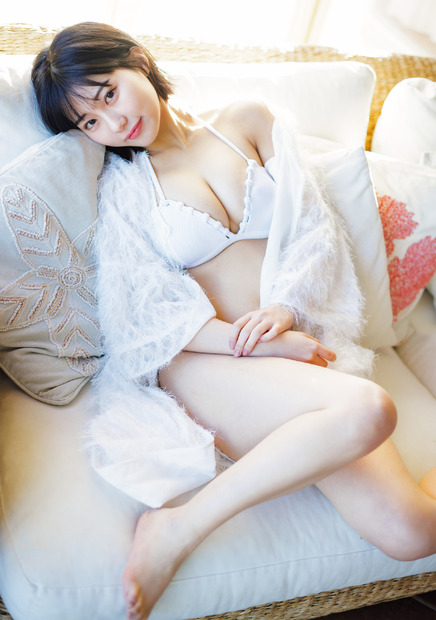 『旬撮GIRL Vol.12』【誌面カット：田中美久（HKT48）】（出版社：扶桑社、撮影：鈴木ゴータ、ヘアメイク：萩村千紗子、スタイリング：moco、衣装協力：fruits de mer）