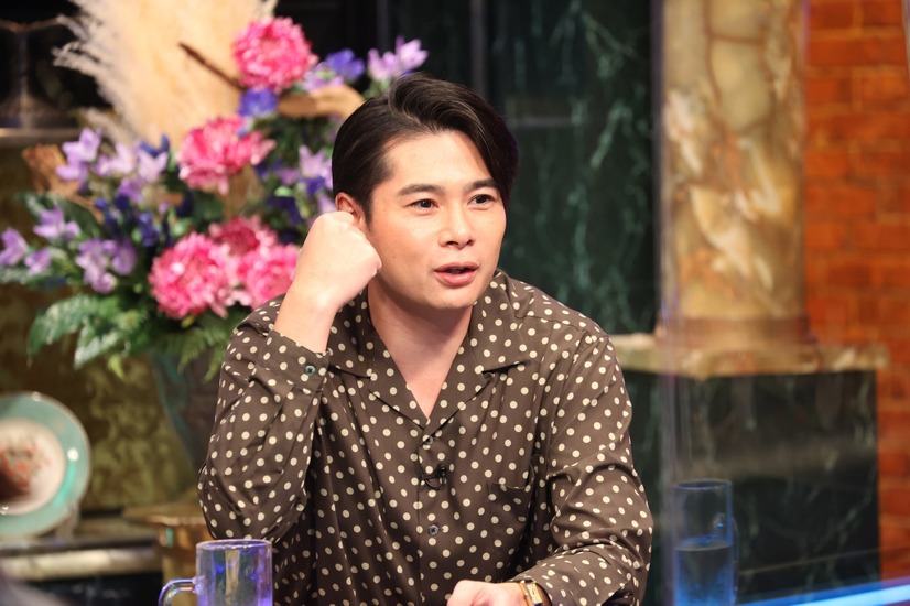 吉村崇（平成ノブシコブシ）　（c）フジテレビ