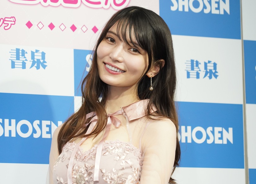 似鳥沙也加【写真：竹内みちまろ】