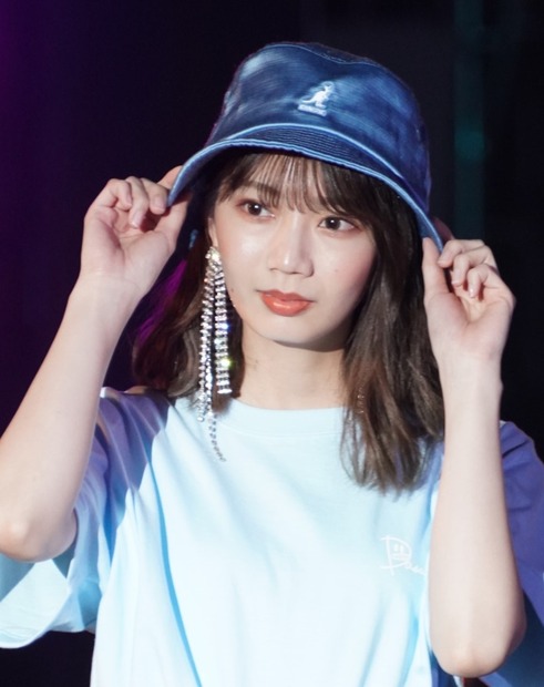 高本彩花【写真：竹内みちまろ】