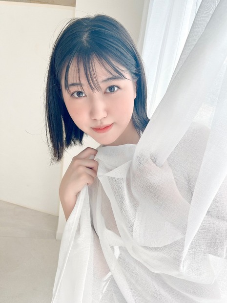写真は和泉芳怜の公式Twitterから（※写真は所属事務所より掲載許諾をもらってます）