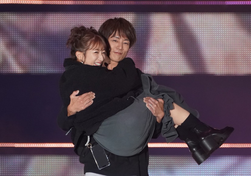 辻希美、杉浦太陽【写真：竹内みちまろ】