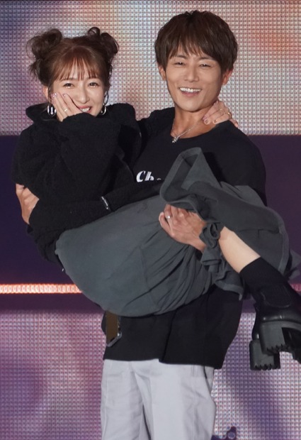 辻希美、杉浦太陽【写真：竹内みちまろ】