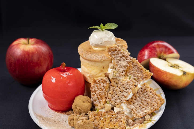 まるごとりんごのミルフィーユパンケーキ（1,650円）