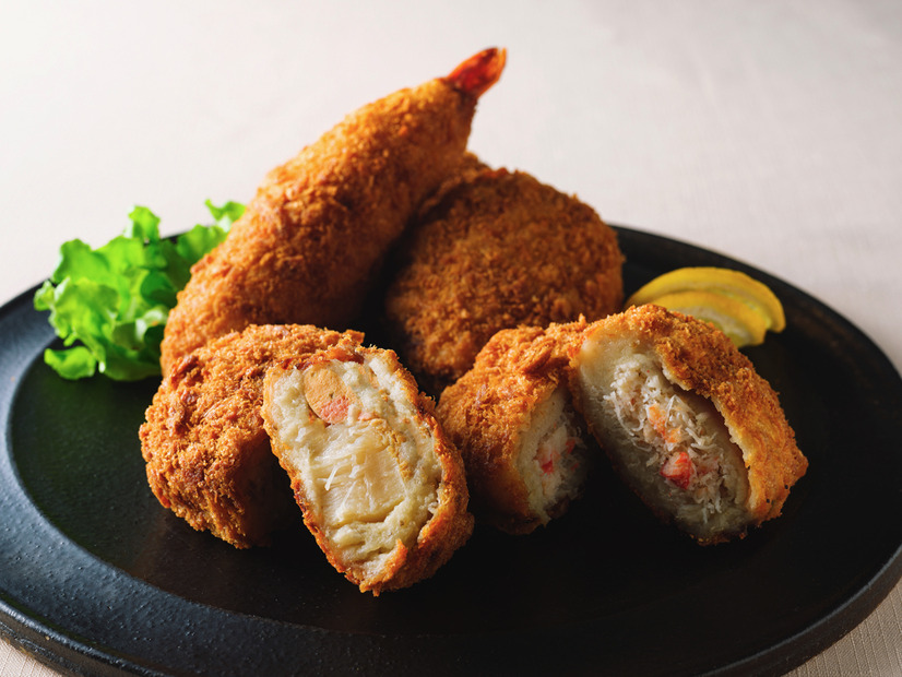 ＜マルヒロ太田食品＞《実演》まるごと海鮮コロッケ（えび・かに・ほたて、各1個）…432円