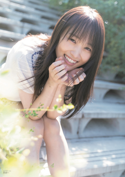 『B.L.T.2022年12月号』【ローソンエンタテインメント購入特典両面ポスター：菅井友香（櫻坂46）】（c）東京ニュース通信社