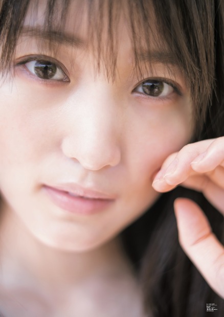 『B.L.T.2022年12月号』【ローソンエンタテインメント購入特典両面ポスター：菅井友香（櫻坂46）】　（c）東京ニュース通信社