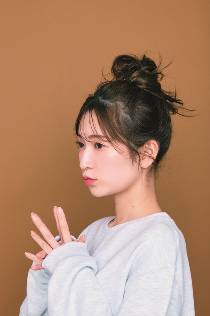 「メイクが私を強くする」（吉田朱里）　(C)川﨑一貴(MOUSTACHE)／講談社