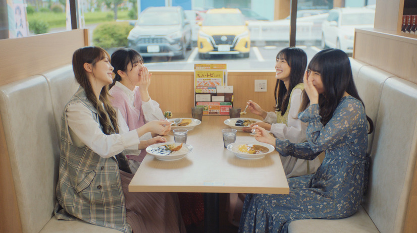 日向坂46×ココイチ「帰ってきた！ココイチde HAPPY！キャンペーン」CM　（c）Seed&Flower LLC