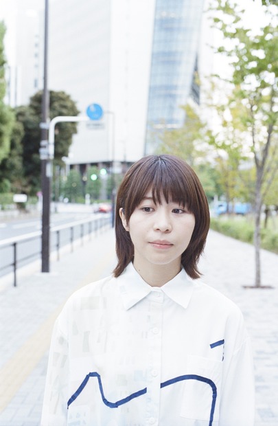 写真：石田真澄　衣装協力 LONDA