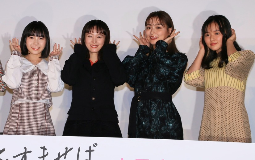 安原琉那、清野菜名、内田理央、住友沙来【撮影：小宮山あきの】