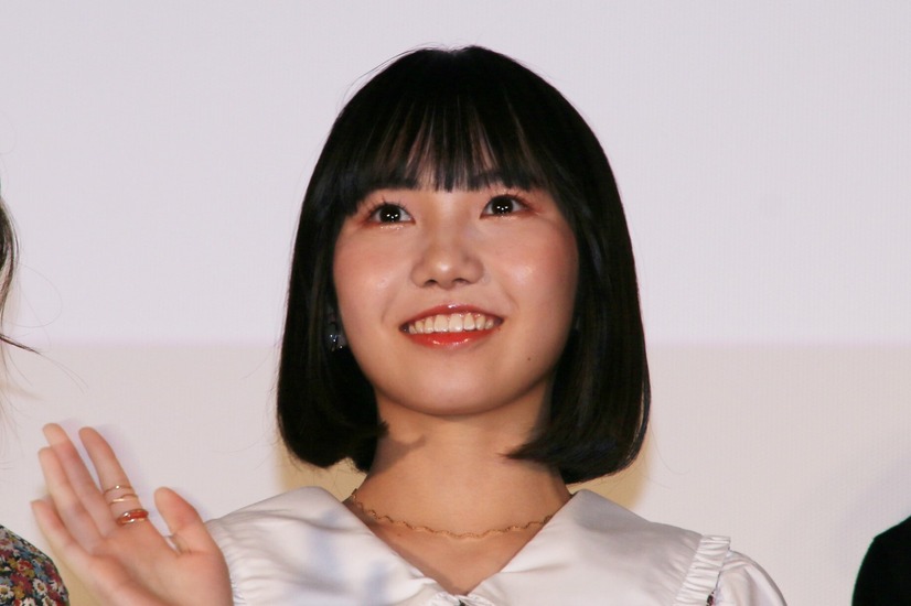 安原琉那【撮影：小宮山あきの】