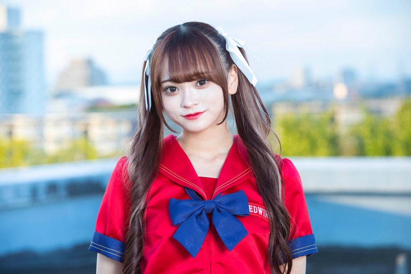 真紅のセーラー服が鮮烈！Shibu3 project、新ビジュアル公開