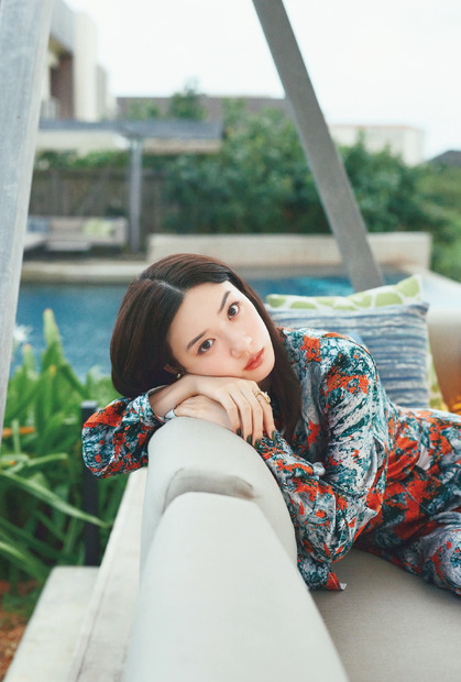 『永野芽郁オフィシャルカレンダー2023』STARDUST SHOPPERS特典イメージ（c）SDP