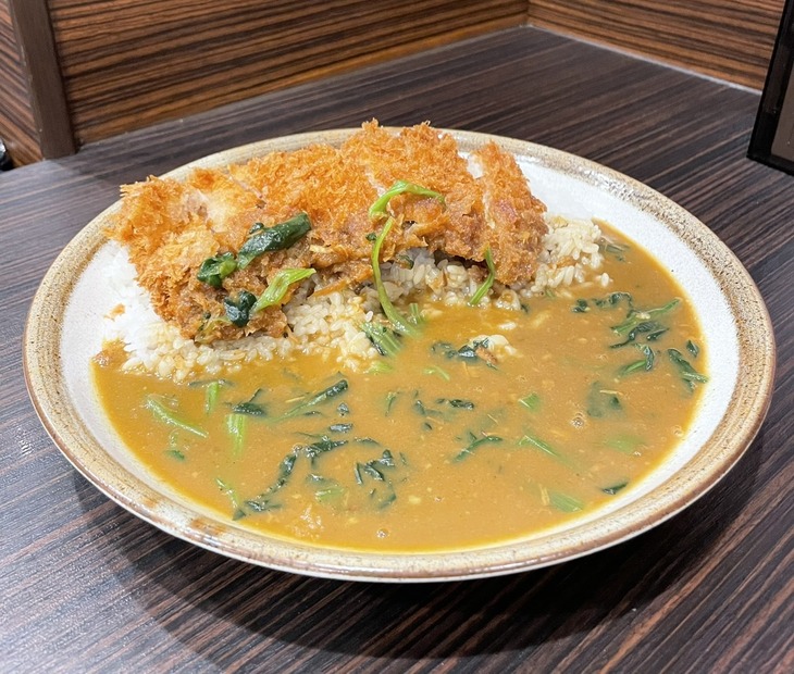 手仕込チキンカツカレー（撮影：渡邉）