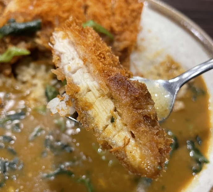 手仕込チキンカツカレー（撮影：渡邉）
