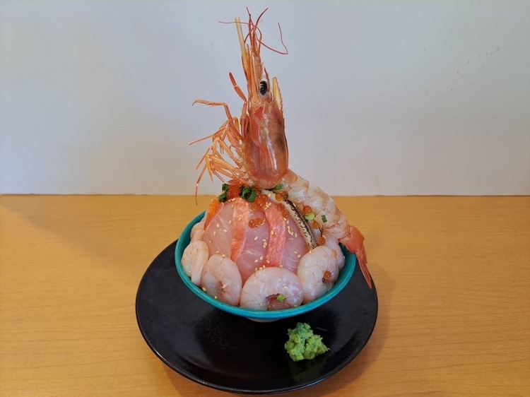 静岡頂上丼～メギス・本海老・富士山サーモン～(2,000円)