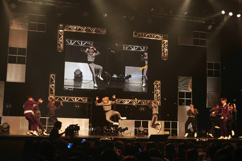 (C)LAPONE ENTERTAINMENT