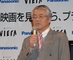 　松下電器産業は6日、薄型テレビ「VIERA（ビエラ）」シリーズの新製品として、デジタルハイビジョンプラズマテレビ3機種と、デジタルハイビジョン液晶テレビ6機種を5月1日に発売すると発表した。