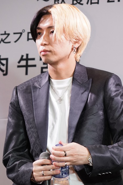 ヒカル【写真：竹内みちまろ】