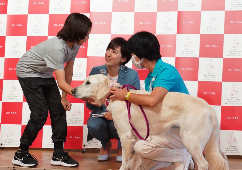 「新プロジェクト“読書犬プログラム”発表会＆トークショー」【写真：竹内みちまろ】