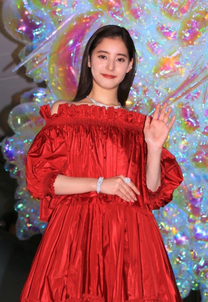 新木優子【撮影：小宮山あきの】