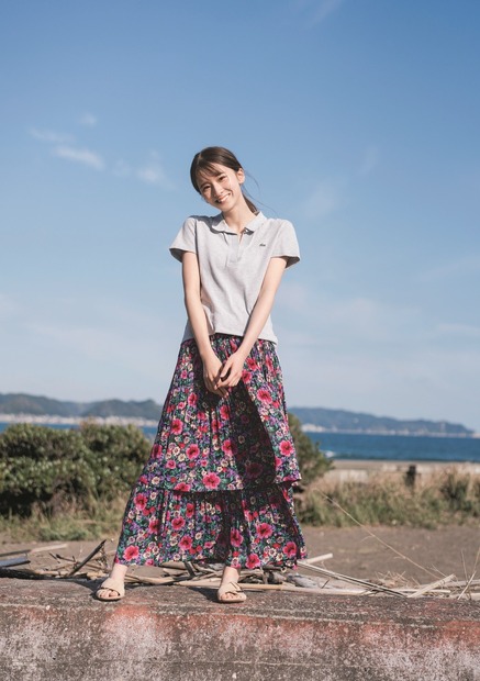 『B.L.T.2023年1月号』【別冊付録両面超ビッグポスター：菅原咲月（乃木坂46）】　（c）東京ニュース通信社