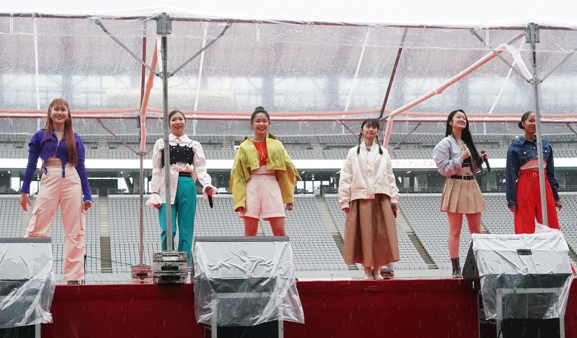 Little Glee Monster【写真：竹内みちまろ】