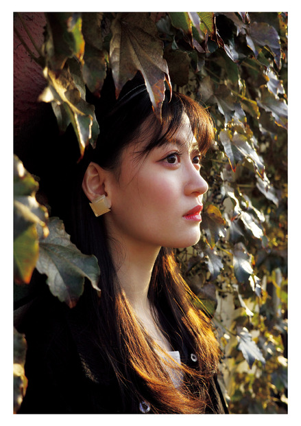 上西恵 4th写真集『“そのまんま。”』（出版社：ワニブックス、撮影：中山雅文）