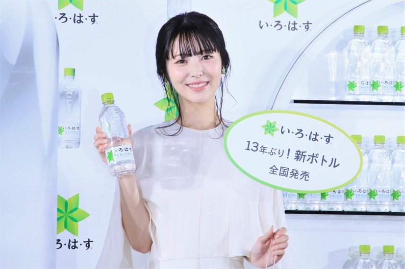 浜辺美波【撮影：小宮山あきの】