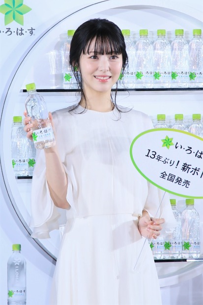 浜辺美波【撮影：小宮山あきの】