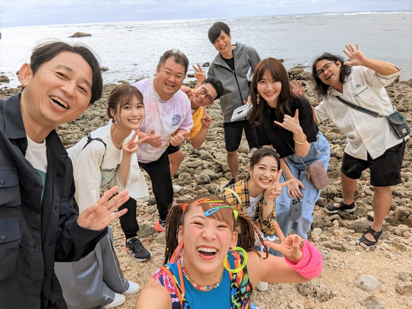 左から）有吉弘行、生見愛瑠、小杉竜一、ビビる大木、吉村崇、フワちゃん、足立梨花、小嶋陽菜、中岡創一（C）フジテレビ