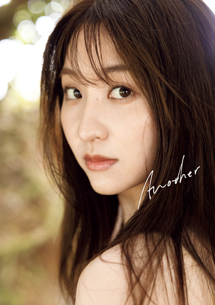 袴田彩会　ファースト写真集『Another』撮影：中山雅文　ワニブックス刊
