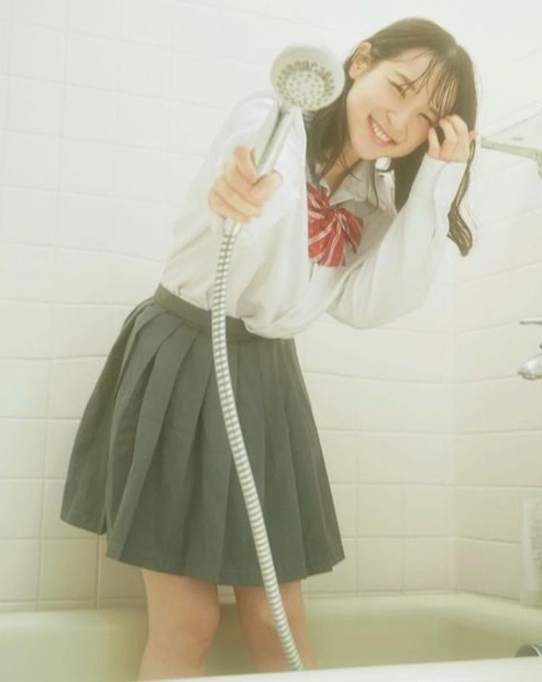 写真は中﨑絵梨奈の公式Instagramから（※写真は所属事務所より掲載許諾をもらってます）