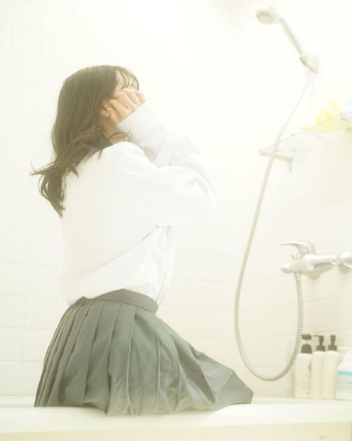 写真は中﨑絵梨奈の公式Instagramから（※写真は所属事務所より掲載許諾をもらってます）