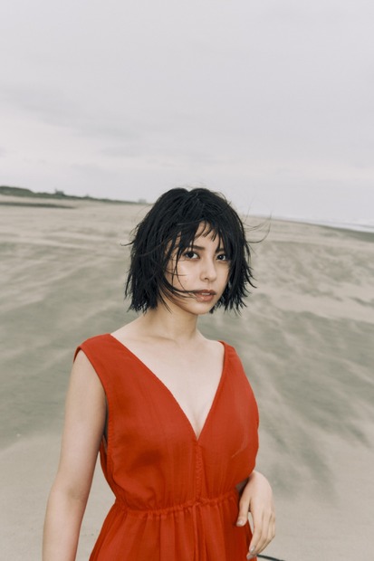 田中美麗 2nd写真集『Me0』（出版、制作：gutta、撮影：RIKKI）