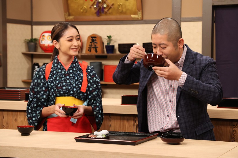左から）みちょぱ、澤部佑（ハライチ）（C）フジテレビ