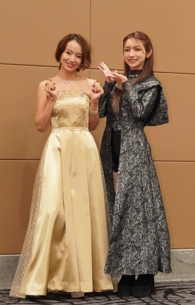 鈴木亜美 後藤真希【写真：竹内みちまろ】